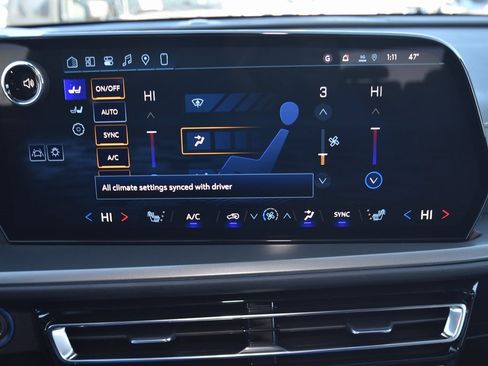 New 2026 Chevrolet Traverse LT w/ Driver Confidence Package image 23