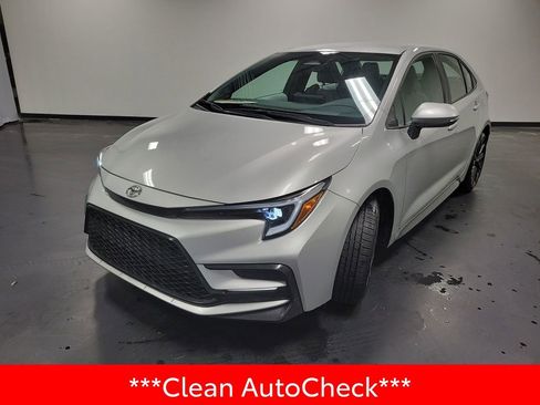 Used 2024 Toyota Corolla SE image 4