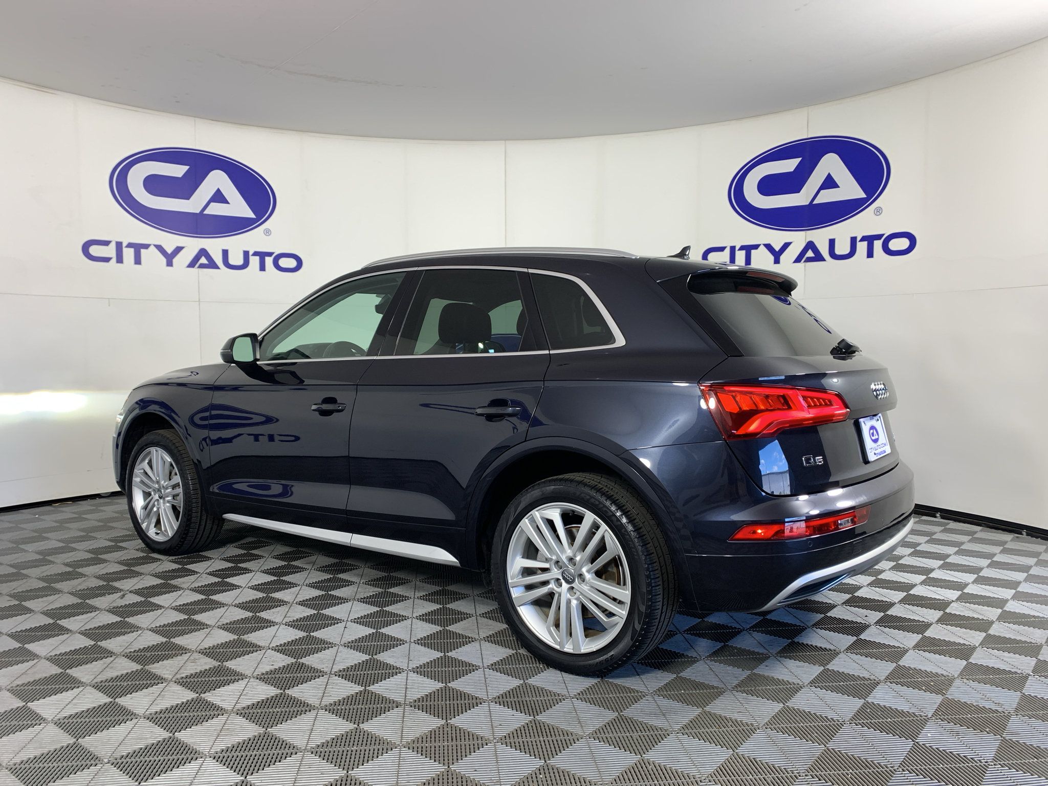 Used 2018 Audi Q5 2.0T Premium Plus w/ Premium Plus Package AWD/4WD image 5