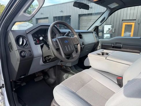 Used 2016 Ford F250 XL w/ XL Appearance Package AWD/4WD image 5