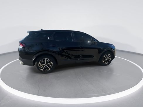 Used 2025 Kia Sportage EX image 2