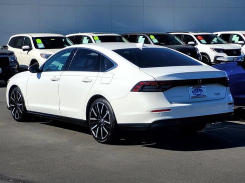 Used 2023 Honda Accord Touring image 6