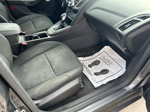Used 2018 Ford Focus SEL image 12