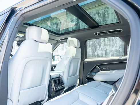 New 2026 Land Rover Range Rover Sport SE AWD/4WD image 22