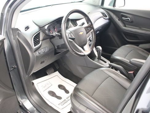 Used 2018 Chevrolet Trax LT w/ LT Convenience Package AWD/4WD image 20