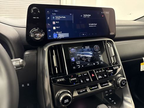 New 2025 Lexus LX 700h Overtrail image 22