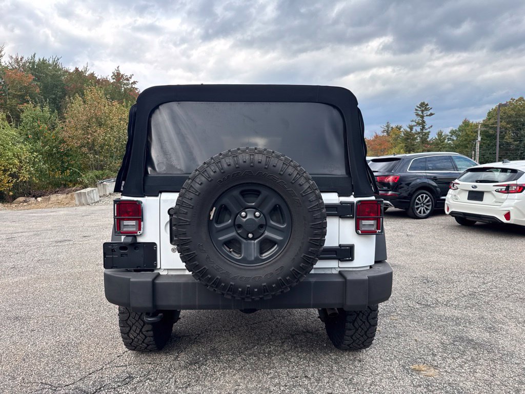 Used 2018 Jeep Wrangler Unlimited Sport w/ Connectivity Group AWD/4WD image 4