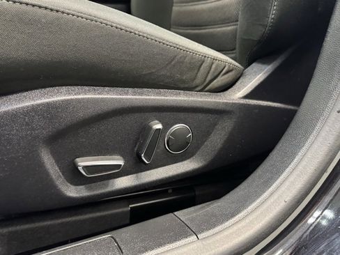 Used 2020 Ford Fusion SE image 12