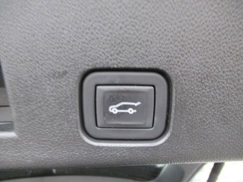 Used 2024 Chevrolet Traverse RS w/ LPO, Floor Liner Package image 37