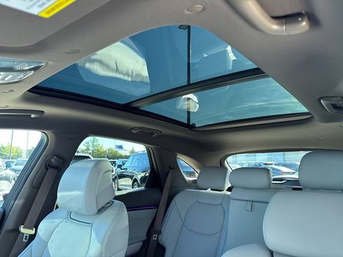 New 2026 Genesis GV70 2.5T Advanced AWD/4WD image 16