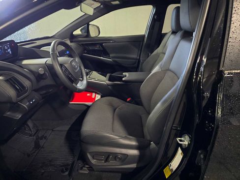 Used 2024 Toyota bZ4X XLE w/ Weather Package image 25