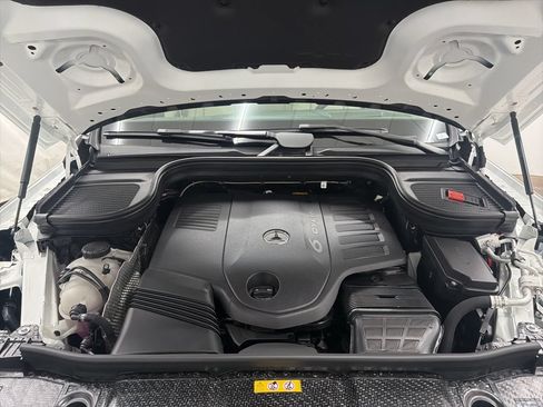 Used 2026 Mercedes-Benz GLS 450 4MATIC image 33