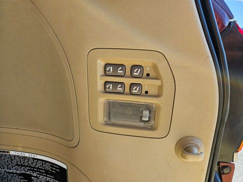 Used 2010 Lexus LX 570 4WD image 10