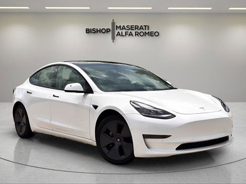 Used 2022 Tesla Model 3 Long Range AWD/4WD image 1