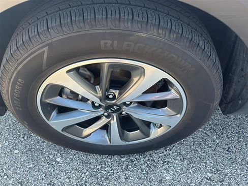 Used 2020 Kia Sorento AWD V6 image 12