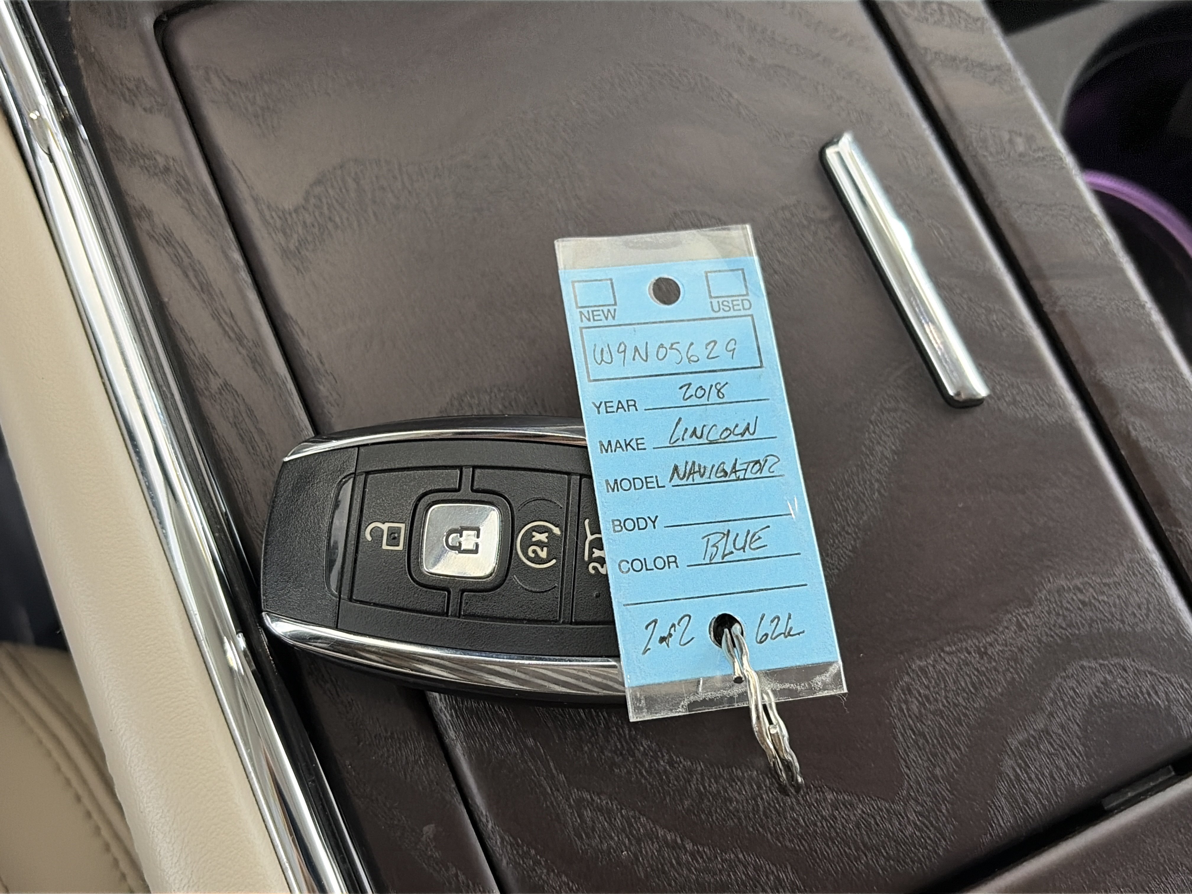 Used 2018 Lincoln Navigator Select w/ Technology Package AWD/4WD image 37