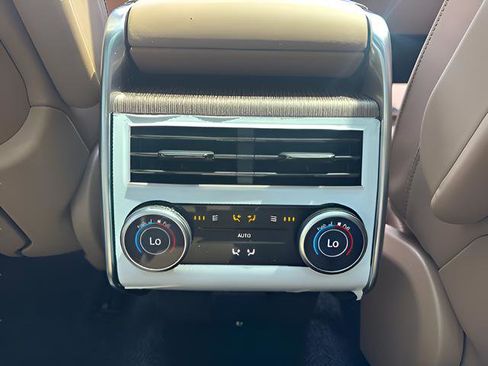 New 2025 Land Rover Range Rover SE image 30