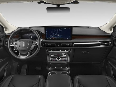 Used 2023 Lincoln Nautilus Reserve image 3