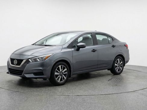 Used 2025 Nissan Versa SV image 3