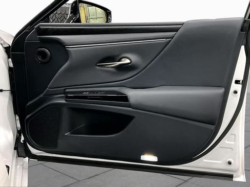 Used 2025 Lexus ES 350 w/ Premium Package FWD image 21