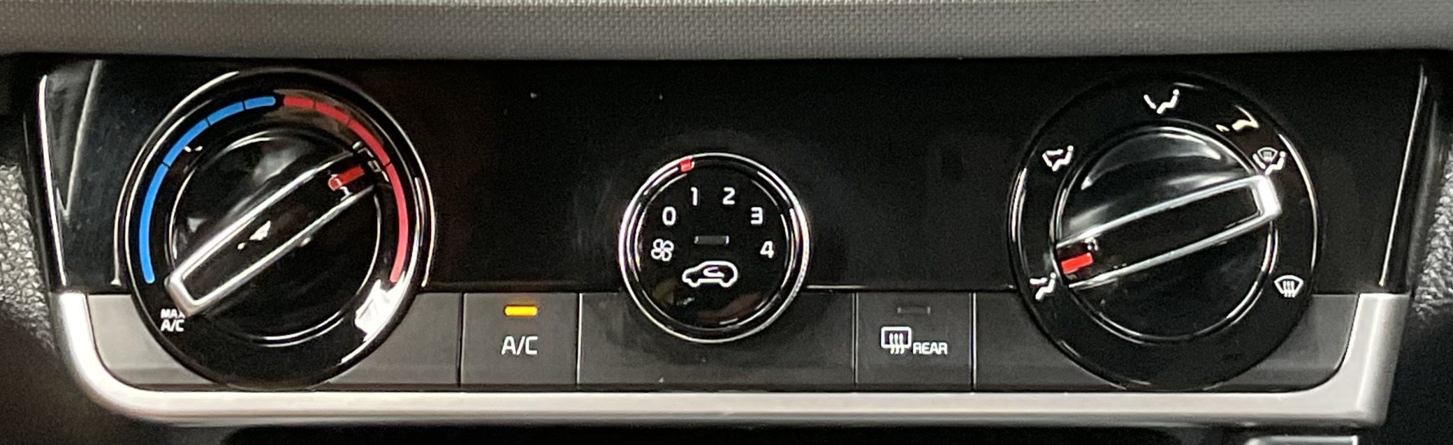 Used 2021 Kia Seltos LX AWD/4WD image 14