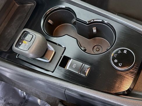 Used 2023 Nissan Rogue S image 20