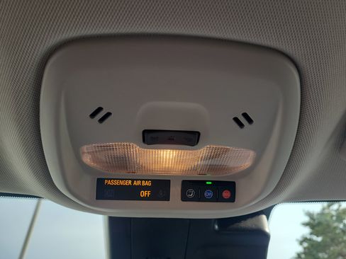 Certified 2025 Chevrolet Trax LT FWD image 22