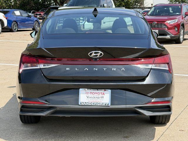 Used 2021 Hyundai Elantra SEL FWD image 5