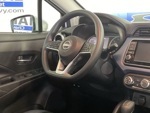 Used 2025 Nissan Versa SV FWD image 14