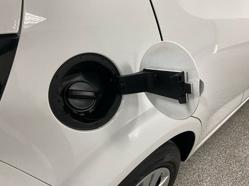 Used 2017 Chevrolet Sonic LT image 27