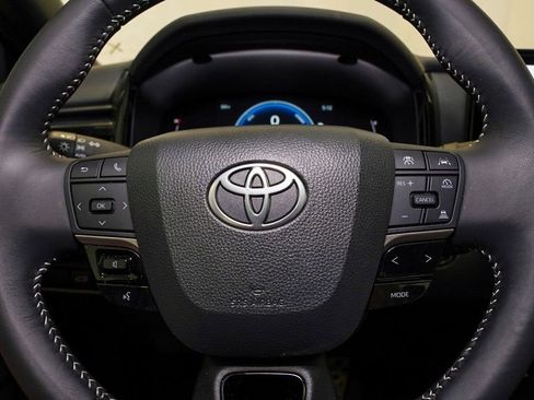 Used 2025 Toyota Camry SE w/ Multimedia Upgrade Package image 19