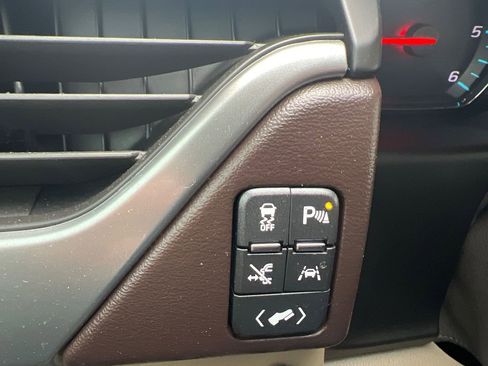 Used 2017 Chevrolet Tahoe Premier image 25