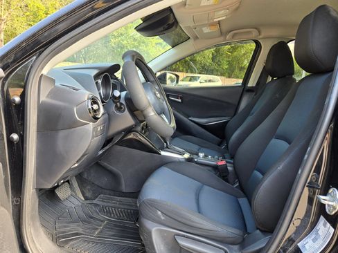 Used 2018 Toyota Yaris iA FWD image 6
