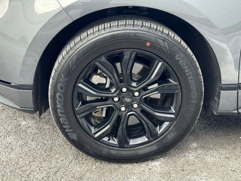 Certified 2024 Ford Edge SE w/ Black Appearance Package image 10