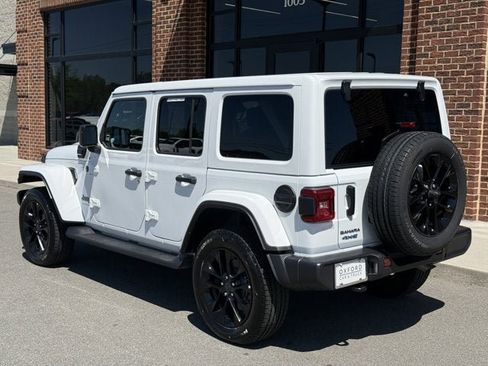 Used 2025 Jeep Wrangler Sahara AWD/4WD image 4