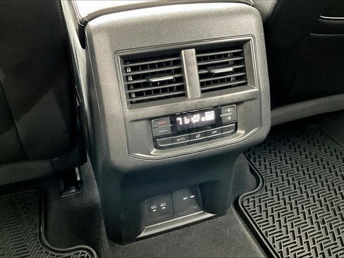 Used 2023 Volkswagen Atlas SEL image 34