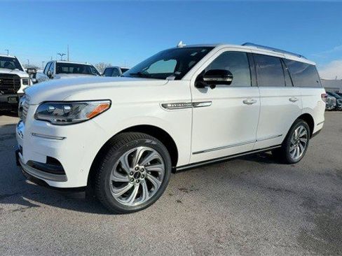 Used 2023 Lincoln Navigator Reserve image 5