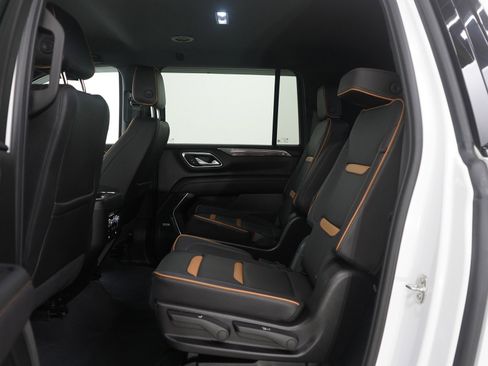 Used 2024 GMC Yukon XL AT4 w/ Technology Package image 19