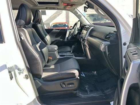 Used 2022 Toyota 4Runner SR5 Premium image 28