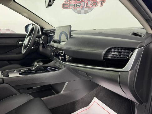 Used 2024 Nissan Rogue SL w/ SL Premium Package FWD image 12