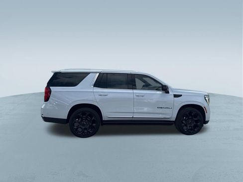 New 2026 GMC Yukon Denali w/ Denali Reserve Package AWD/4WD image 10