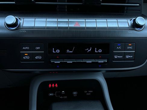 Used 2025 Hyundai Kona SEL image 28