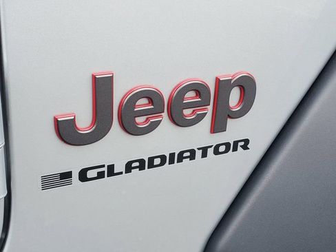 Used 2023 Jeep Gladiator Rubicon w/ LED Lighting Group AWD/4WD image 11