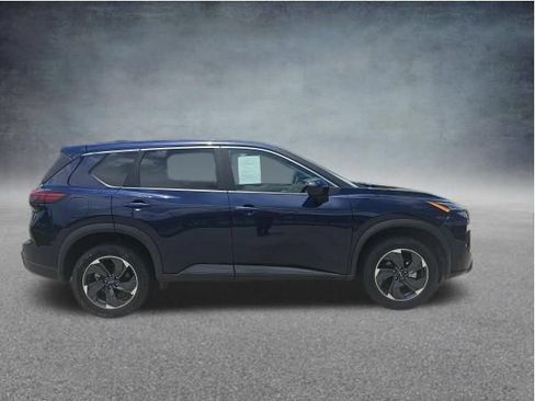 Used 2025 Nissan Rogue SV FWD image 9