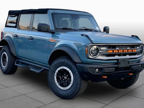 Used 2022 Ford Bronco Big Bend w/ Sasquatch Package AWD/4WD image 3