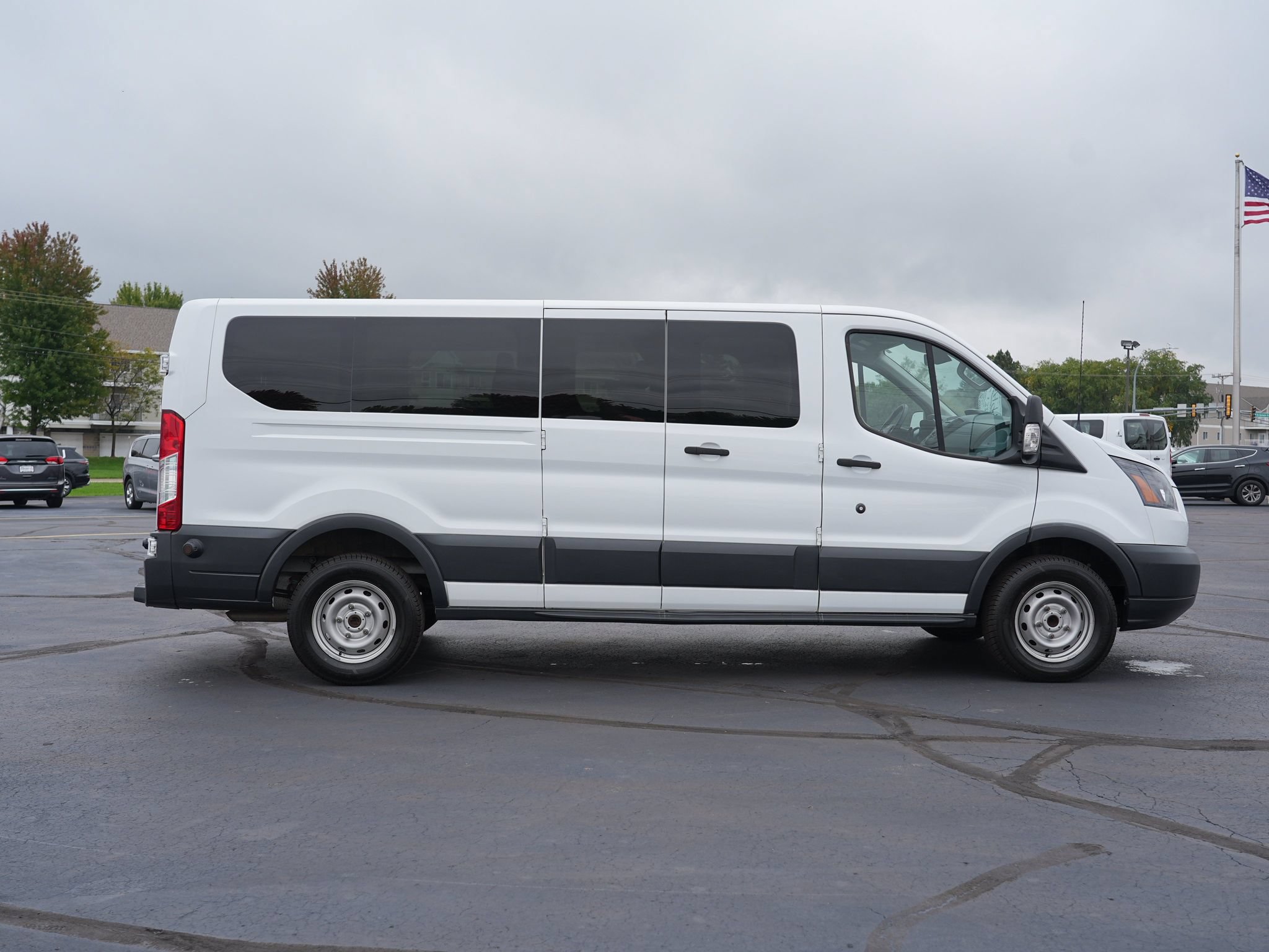 Used 2018 Ford Transit 350 XL RWD image 2