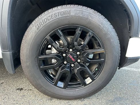 Used 2025 GMC Sierra 1500 Elevation w/ Elevation Premium Package image 9