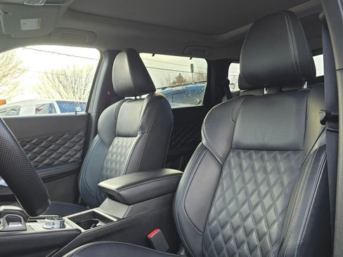 Used 2024 Mitsubishi Outlander SEL image 25