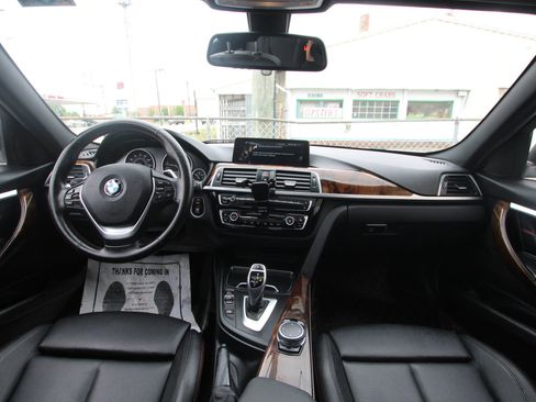 Used 2016 BMW 328i xDrive Sedan w/ Technology Package AWD/4WD image 13