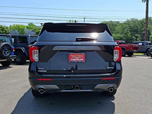 Used 2022 Ford Explorer XLT w/ Equipment Group 202A AWD/4WD image 5